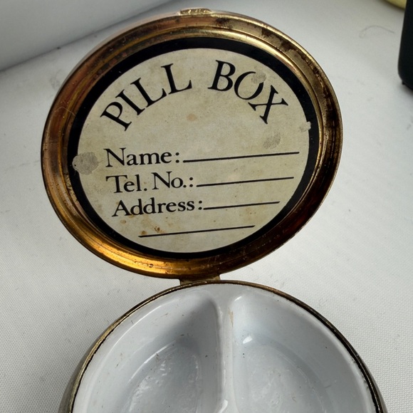 Vintage Pill Box Gold Silver Tone Elegant - Picture 8 of 8